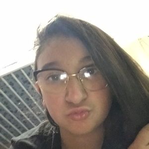 Meet your Posher, Ana